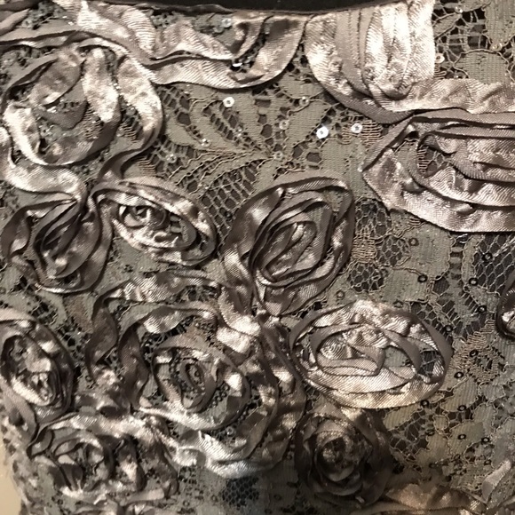 Helene Blake gray rose sequined blouse size 10 - Picture 2 of 8